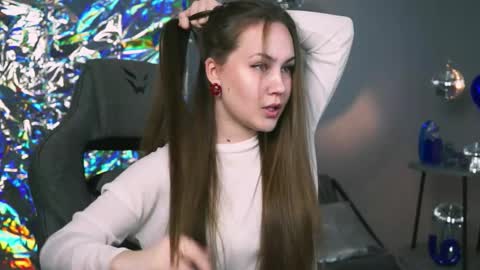 Elin online show from 04-28-26, 05:23