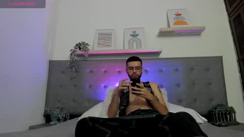 ELLIOT  online show from 06-25-26, 03:38