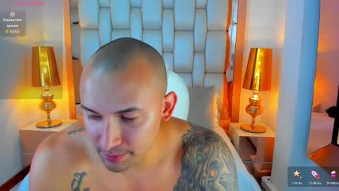 Snapshot of elliott_veelez chatting on 05-11-26, 09:01 E L L I O T V E L E Z online show from 05-11-26, 09:01