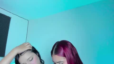 Ellope online show from 10-29-25, 01:19