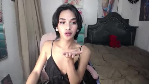 Snapshot of ellorrey chatting on 10-21-25, 02:56 ELLORREY online show from 10-21-25, 02:56