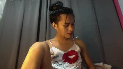 Snapshot of ellorrey chatting on 06-17-26, 09:34 ELLORREY online show from 06-17-26, 09:34