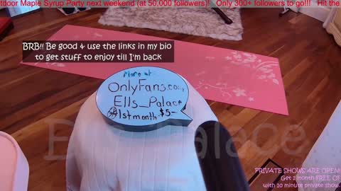 Snapshot of ells_palace chatting on 12-21-24, 09:15 Ella Bella Bo Bella online show from 12-21-24, 09:15