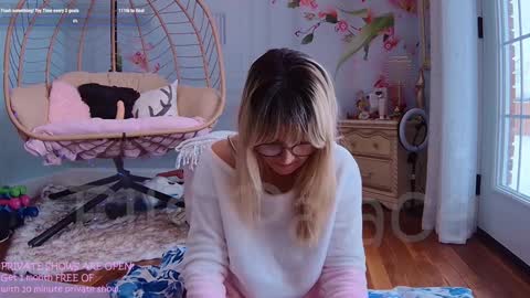 Snapshot of ells_palace chatting on 01-12-25, 06:27 Ella Bella Bo Bella online show from 01-12-25, 06:27