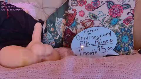 Snapshot of ells_palace chatting on 03-05-25, 09:26 Ella Bella Bo Bella online show from 03-05-25, 09:26