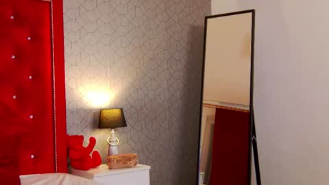 Elsa Jean online show from 11-14-25, 03:16