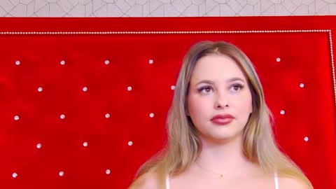 Elsa Jean online show from 11-19-25, 03:28