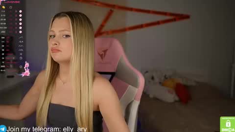 elly_ary online show from 10-25-25, 05:08