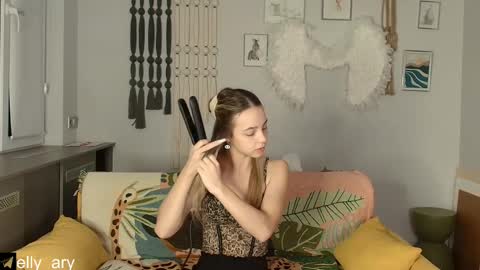 elly_ary online show from 12-01-25, 09:20