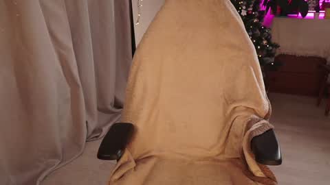 Snapshot of elly_belly chatting on 12-13-24, 07:32 Elly online show from 12-13-24, 07:32