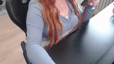 Elly online show from 11-20-25, 09:42