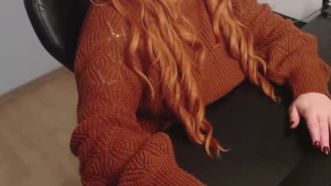 Elly online show from 12-18-25, 03:18