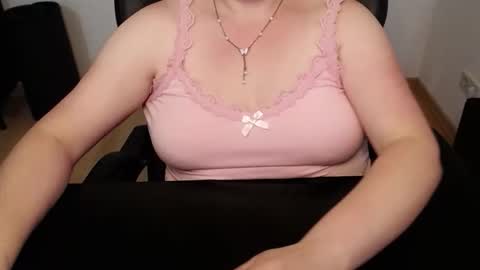 Elly online show from 06-02-26, 01:13