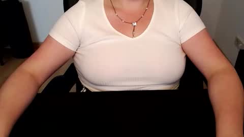 Elly online show from 06-04-26, 02:23
