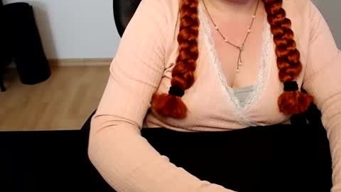 Elly online show from 06-10-26, 11:42