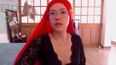 Snapshot of elly_uwuw chatting on 12-11-24, 08:50 Emy Castro online show from 12-11-24, 08:50