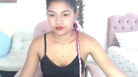 Snapshot of elly_willis chatting on 12-18-24, 01:26 Elly online show from 12-18-24, 01:26