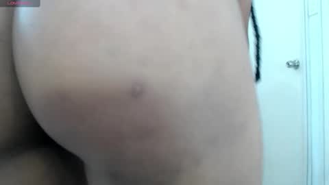 Snapshot of elly_willis chatting on 12-27-24, 02:58 Elly online show from 12-27-24, 02:58