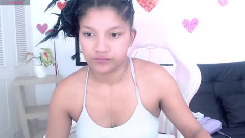 Snapshot of elly_willis chatting on 12-31-24, 06:13 Elly online show from 12-31-24, 06:13