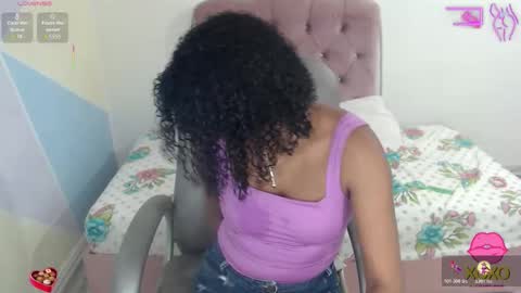 Snapshot of elly_willis chatting on 10-22-25, 12:38 Elly online show from 10-22-25, 12:38