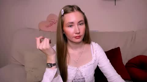 Snapshot of ellycolins chatting on 11-22-25, 03:05 Elly online show from 11-22-25, 03:05