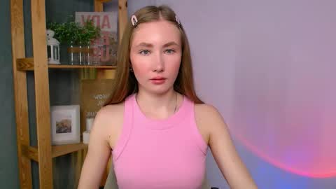 Snapshot of ellycolins chatting on 11-27-25, 02:57 Elly online show from 11-27-25, 02:57