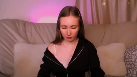 Snapshot of ellycolins_ chatting on 02-01-26, 03:27 Elly online show from 02-01-26, 03:27