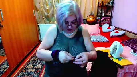 ellyhot53 online show from 02-18-25, 02:49