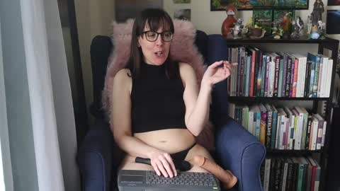 Elly Naomi online show from 02-08-25, 07:38