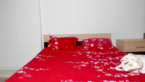 Snapshot of ellyslimdoll chatting on 10-30-25, 01:51 ellslimdoll online show from 10-30-25, 01:51