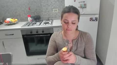 ellslimdoll online show from 03-25-26, 08:37