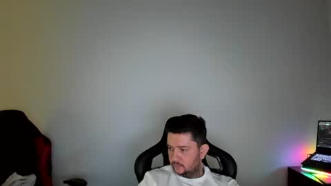 Snapshot of elmerfu chatting on 01-29-25, 08:14 Elmer online show from 01-29-25, 08:14
