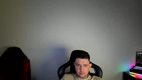 Snapshot of elmerfu chatting on 02-04-25, 04:05 Elmer online show from 02-04-25, 04:05