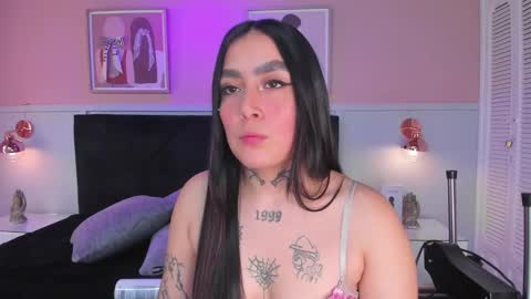 Elodie  online show from 01-09-26, 12:30