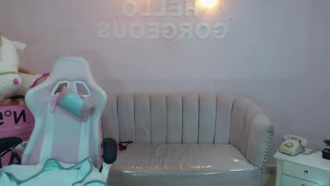 Snapshot of elody_a chatting on 02-21-25, 09:45 Elody  online show from 02-21-25, 09:45