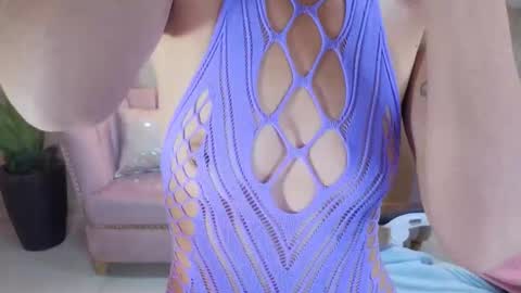 Snapshot of elody_a chatting on 10-15-25, 03:39 Elody  online show from 10-15-25, 03:39