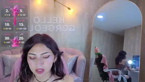 Snapshot of elody_a chatting on 10-17-25, 12:52 Elody  online show from 10-17-25, 12:52