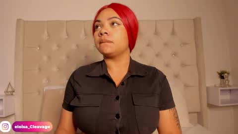 Snapshot of eloisa_cleavage_ chatting on 01-11-25, 11:02 Maya online show from 01-11-25, 11:02