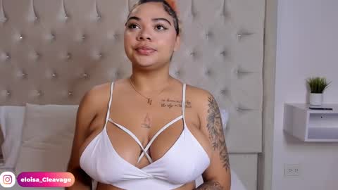 Snapshot of eloisa_cleavage_ chatting on 03-08-25, 11:16 Maya online show from 03-08-25, 11:16