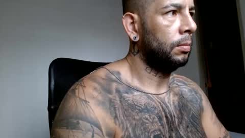 Snapshot of elosocazador chatting on 12-20-24, 01:00 elosocazador online show from 12-20-24, 01:00