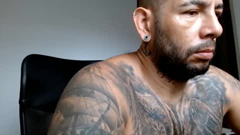 Snapshot of elosocazador chatting on 12-21-24, 02:37 elosocazador online show from 12-21-24, 02:37