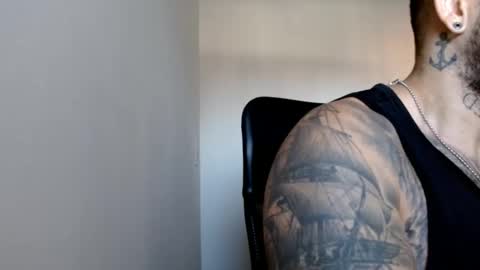 Snapshot of elosocazador chatting on 12-28-24, 01:06 elosocazador online show from 12-28-24, 01:06