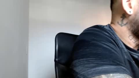 Snapshot of elosocazador chatting on 01-07-25, 01:03 elosocazador online show from 01-07-25, 01:03