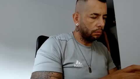 Snapshot of elosocazador chatting on 01-21-25, 11:56 elosocazador online show from 01-21-25, 11:56