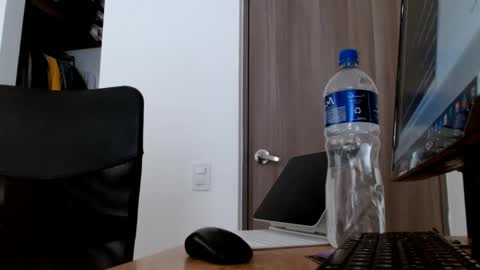 Snapshot of elosocazador chatting on 01-21-25, 09:57 elosocazador online show from 01-21-25, 09:57