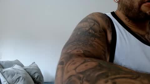 Snapshot of elosocazador chatting on 01-22-25, 06:52 elosocazador online show from 01-22-25, 06:52