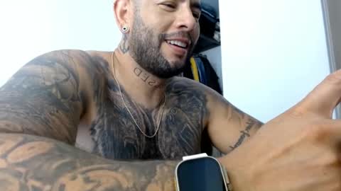 Snapshot of elosocazador chatting on 01-24-25, 07:07 elosocazador online show from 01-24-25, 07:07