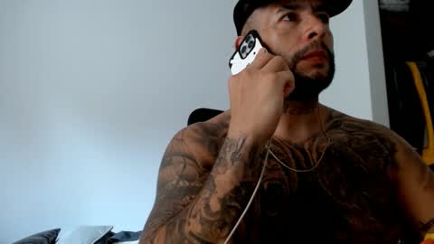 Snapshot of elosocazador chatting on 01-27-25, 06:52 elosocazador online show from 01-27-25, 06:52