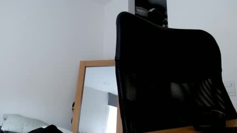 Snapshot of elosocazador chatting on 02-13-25, 12:21 elosocazador online show from 02-13-25, 12:21