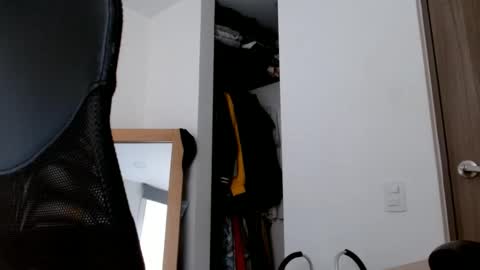 Snapshot of elosocazador chatting on 02-21-25, 10:37 elosocazador online show from 02-21-25, 10:37